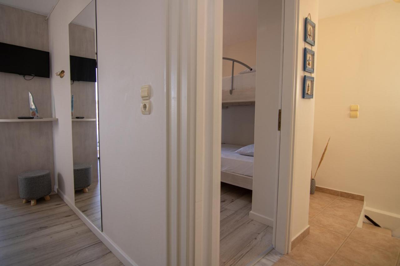 The Island House - Family Size Apt - Overlooking The Aegean - 3 Steps From The Beach Mochlos Exterior photo
