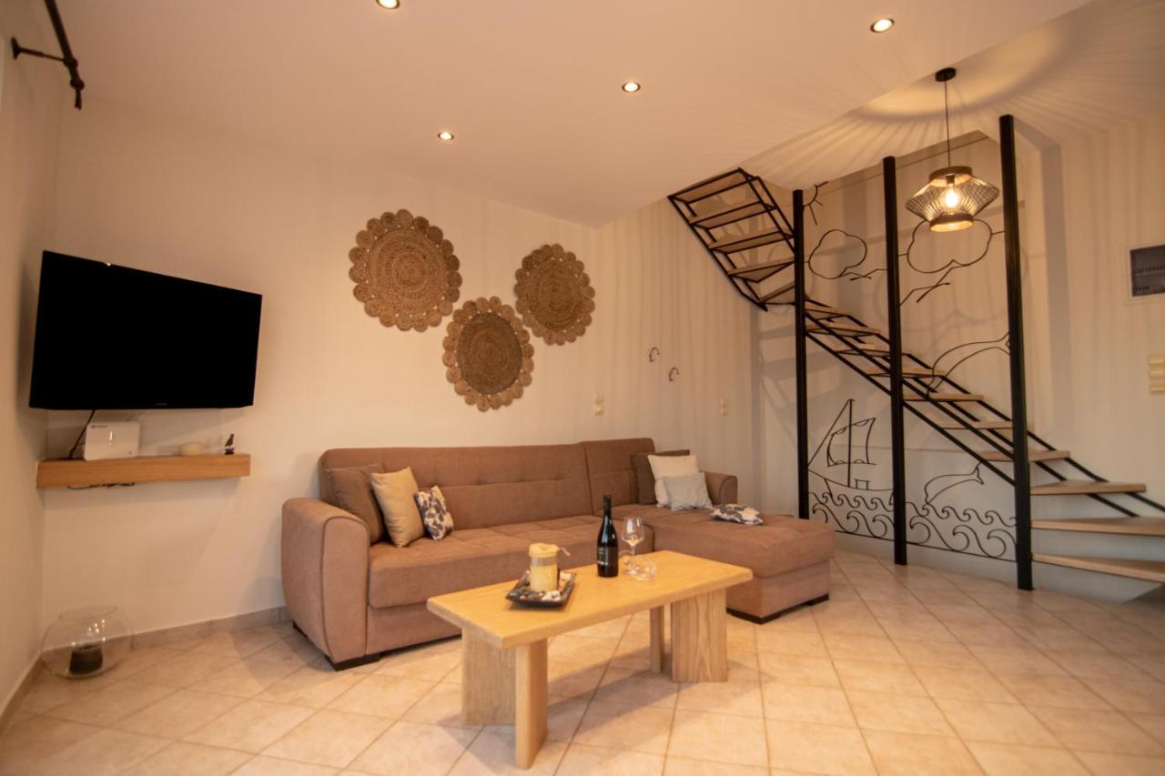 The Island House - Family Size Apt - Overlooking The Aegean - 3 Steps From The Beach Mochlos Exterior photo